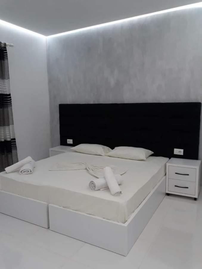 Appartamento Lino House Sarandë Esterno foto